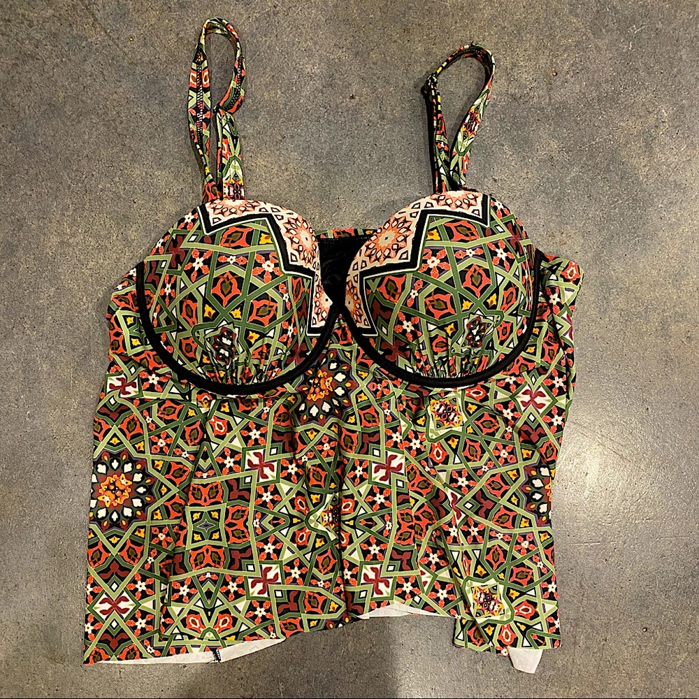 Flyaway Underwire Tankini Top